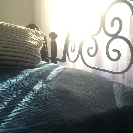 Bed & Breakfast View 3*